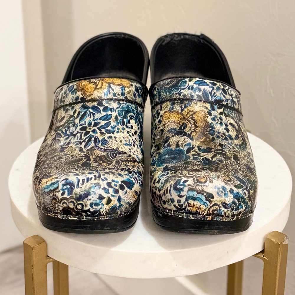 Dansko Professional Clogs – Floral Tooled Blue Gold Metallic – Size 39